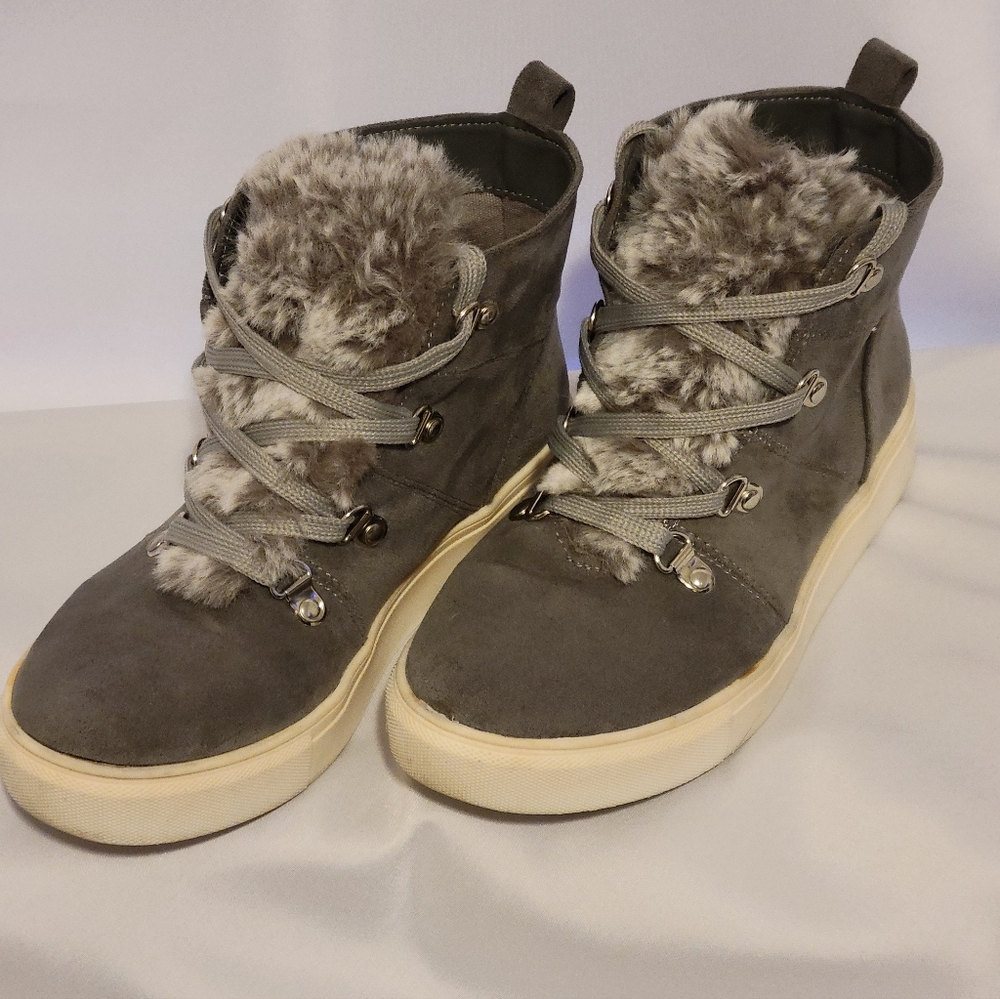 Very G Shauna Wedge Shoes